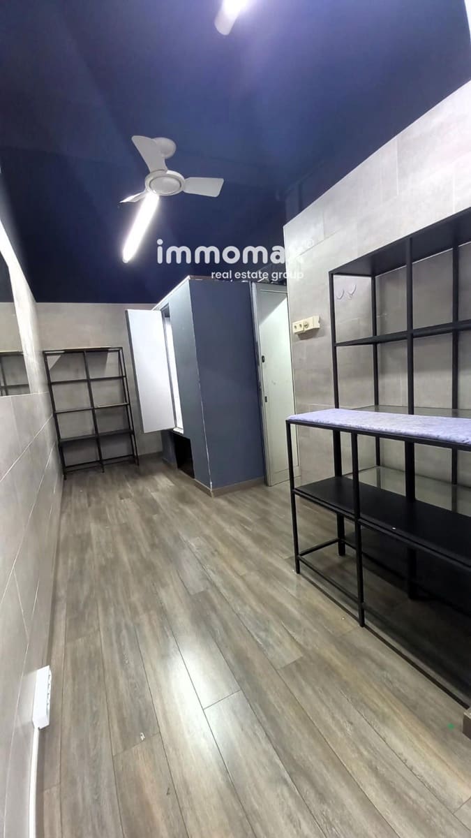 Kommersiell til leie i Barcelona by - € 450 (Ref: 8790974)