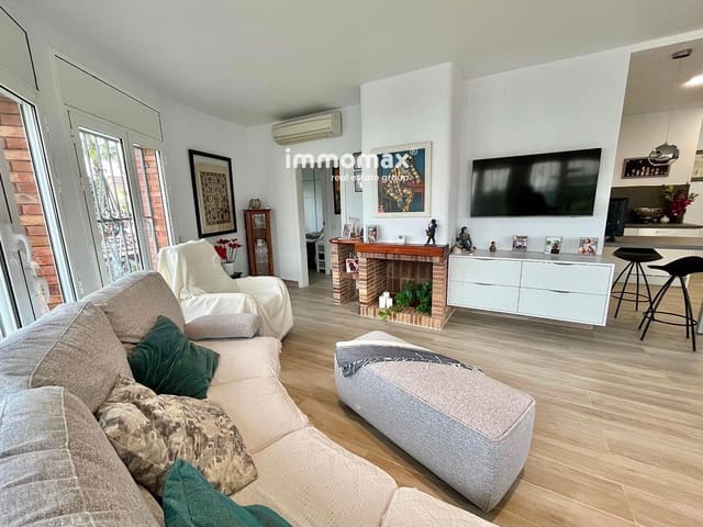 3 camera da letto Villa in vendita in Vilanova i la Geltrú con garage - 430.000 € (Rif: 8873588)