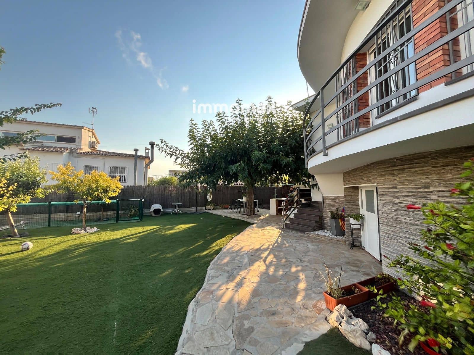 3 bedroom Villa for sale in Vilanova i la Geltru with garage - € 430,000 (Ref: 8873588)