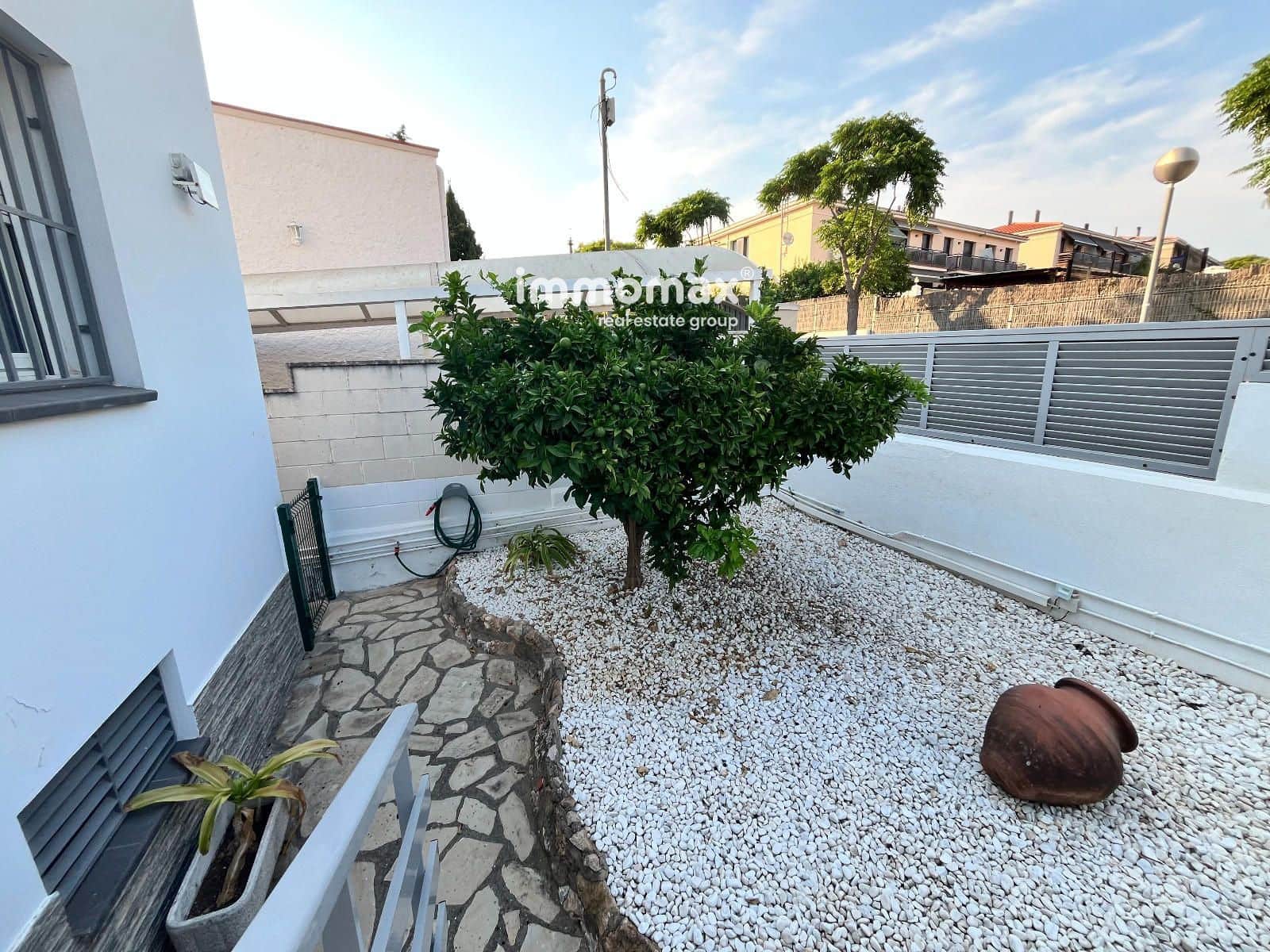 3 bedroom Villa for sale in Vilanova i la Geltru with garage - € 430,000 (Ref: 8873588)