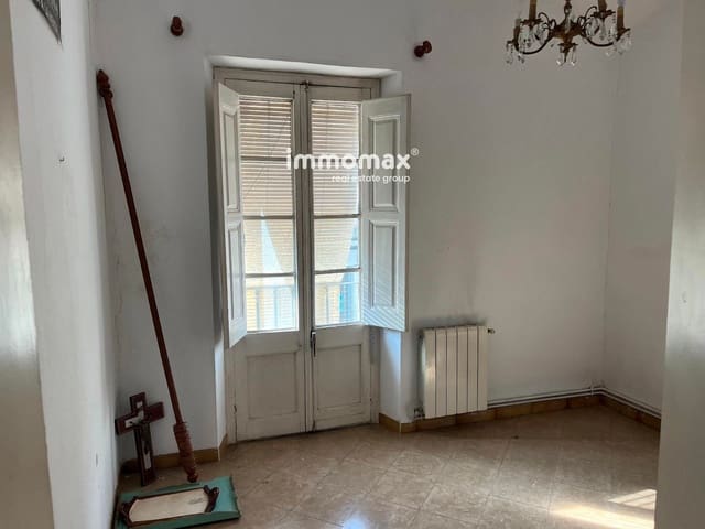 4 bedroom Townhouse for sale in Granollers with garage - € 400,000 (Ref: 8880581)