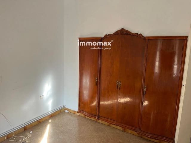 4 bedroom Townhouse for sale in Granollers with garage - € 400,000 (Ref: 8880581)