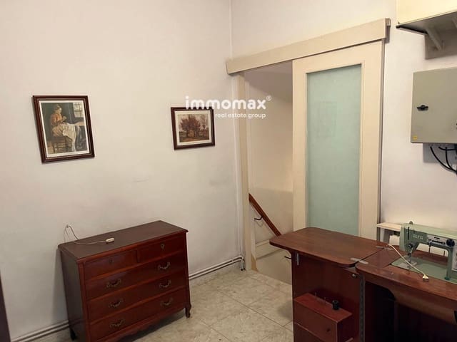 4 bedroom Townhouse for sale in Granollers with garage - € 400,000 (Ref: 8880581)