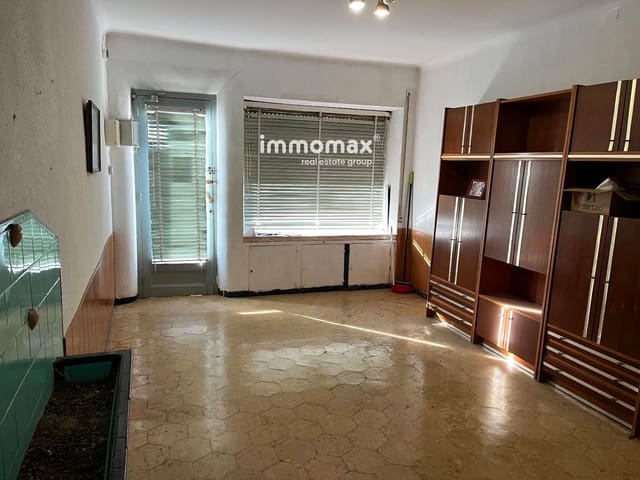 4 bedroom Townhouse for sale in Granollers with garage - € 400,000 (Ref: 8880581)
