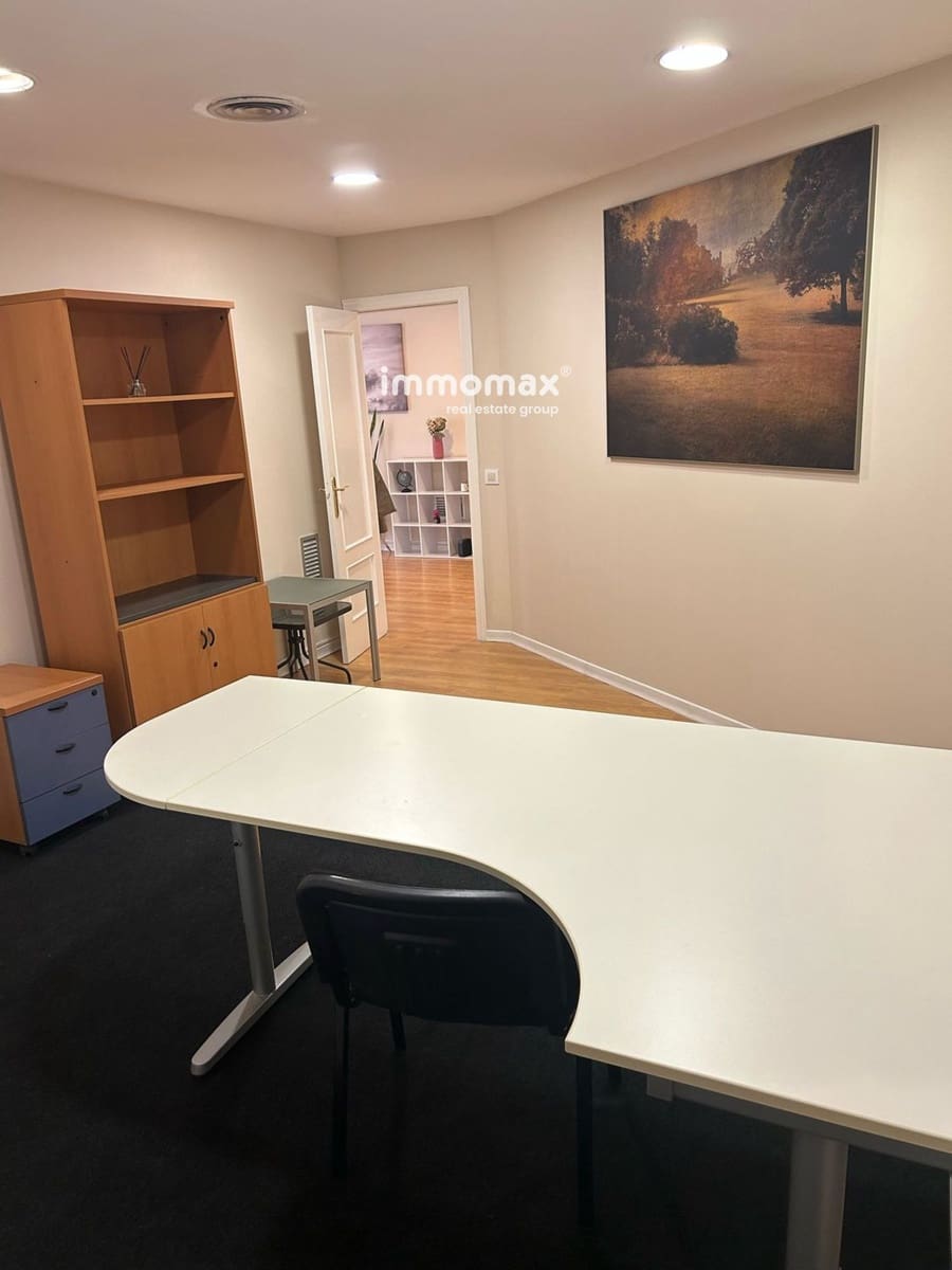 Kontor til leje i Barcelona by - € 450 (Ref: 8891928)