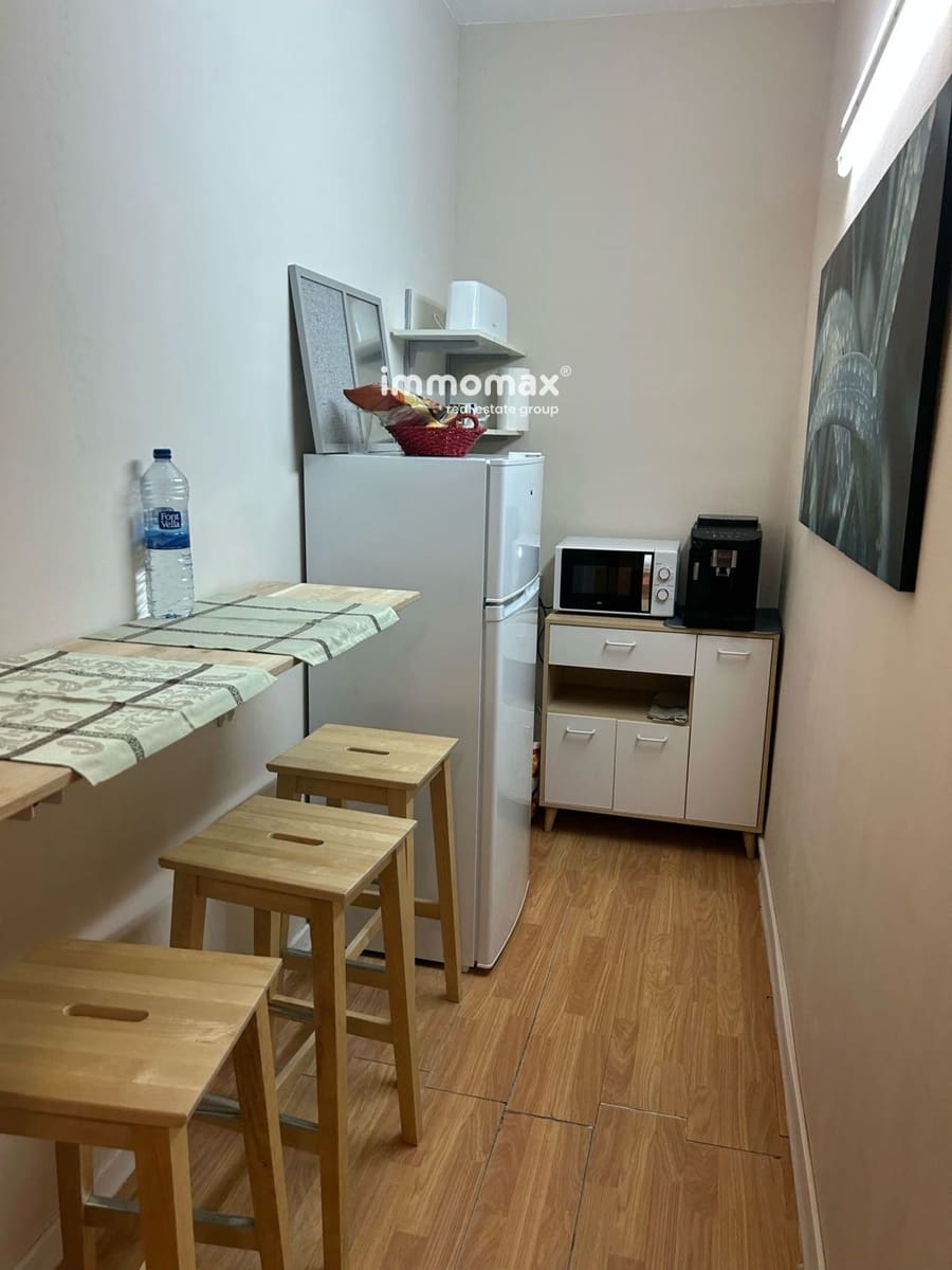 Kontor til leje i Barcelona by - € 450 (Ref: 8891928)