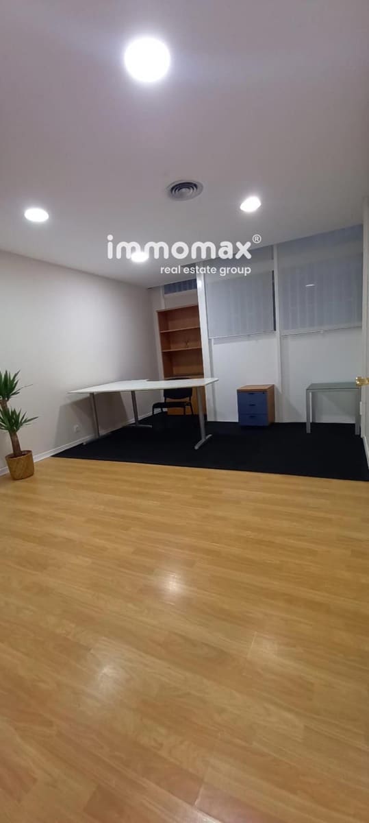 Kontor til leje i Barcelona by - € 450 (Ref: 8891928)