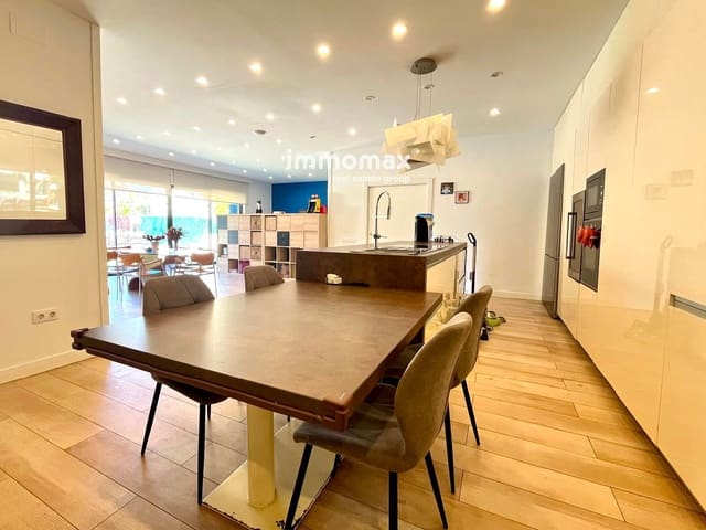 10 soveværelse Villa til salg i Vilanova i la Geltrú med swimmingpool garage - € 798.000 (Ref: 8901336)