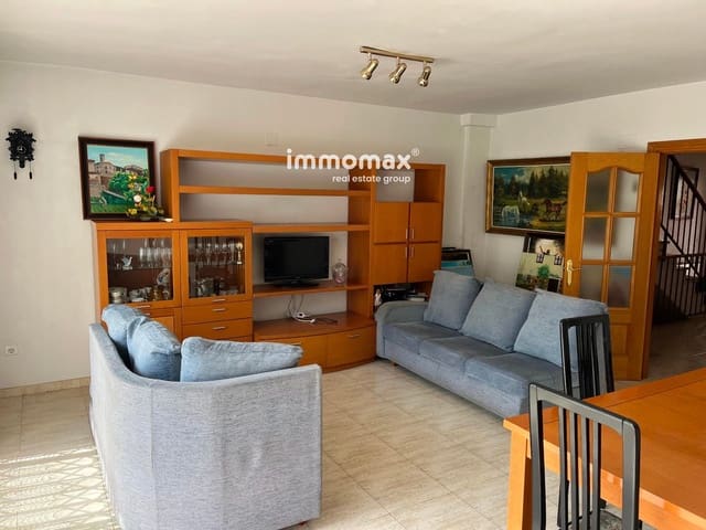 4 bedroom Townhouse for sale in Granollers with garage - € 439,000 (Ref: 8906282)