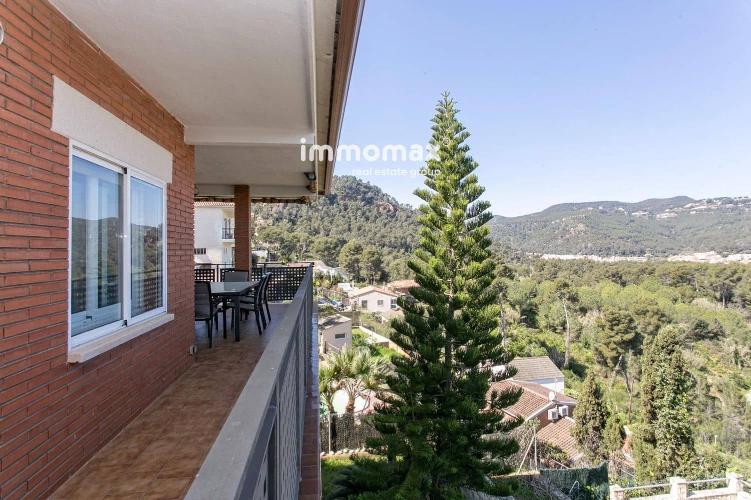 6 soveværelse Villa til salg i Cervello med swimmingpool garage - € 490.000 (Ref: 8913643)