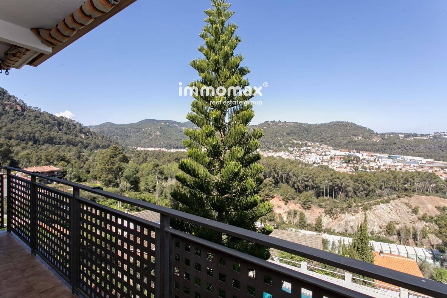 6 soveværelse Villa til salg i Cervello med swimmingpool garage - € 490.000 (Ref: 8913643)