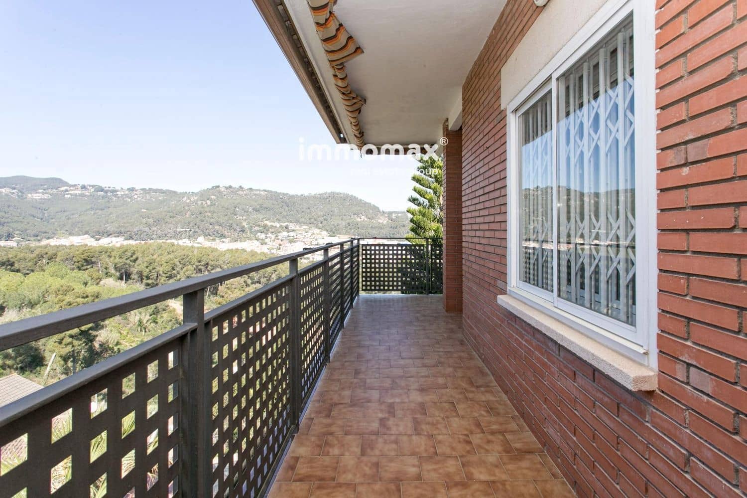 6 soveværelse Villa til salg i Cervello med swimmingpool garage - € 490.000 (Ref: 8913643)