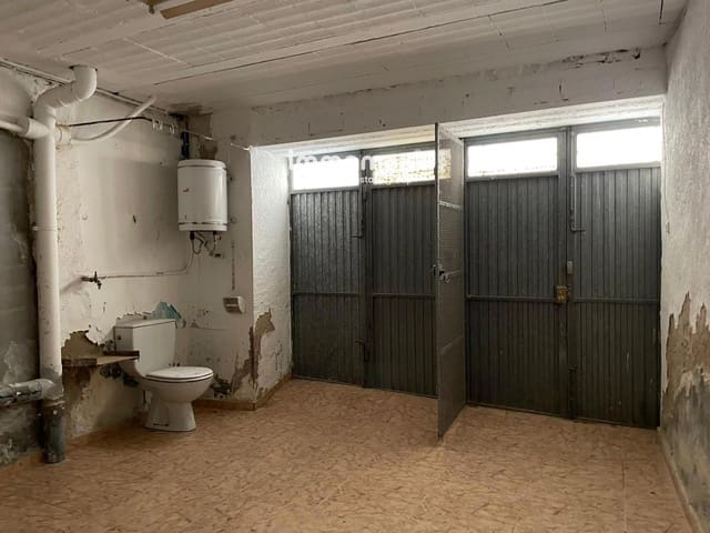 7 bedroom Villa for sale in Mas de Barberans with garage - € 46,000 (Ref: 8927627)