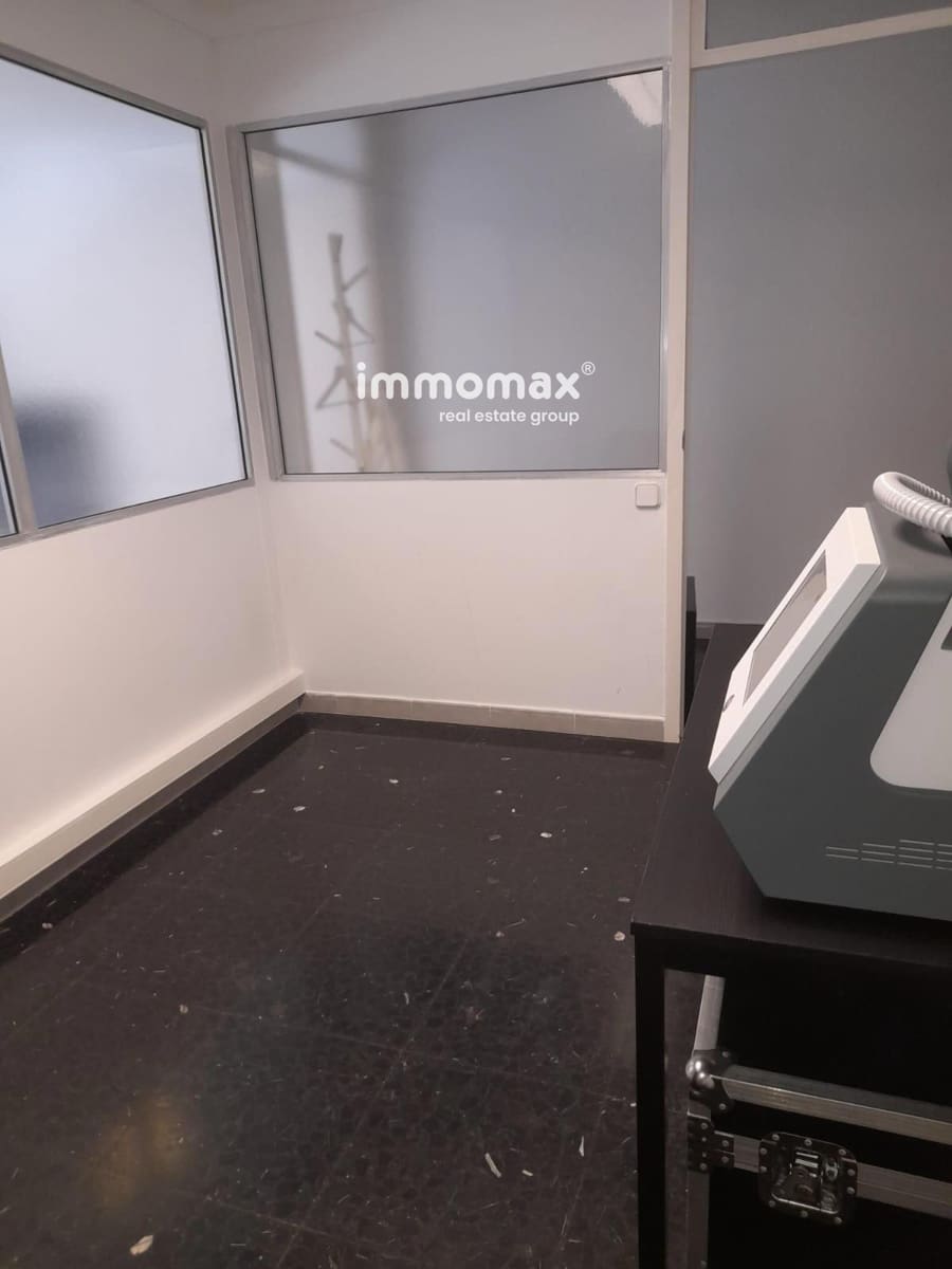 Biuro do wynajęcia w Miasto Barcelona - 450 € (Ref: 8952145)