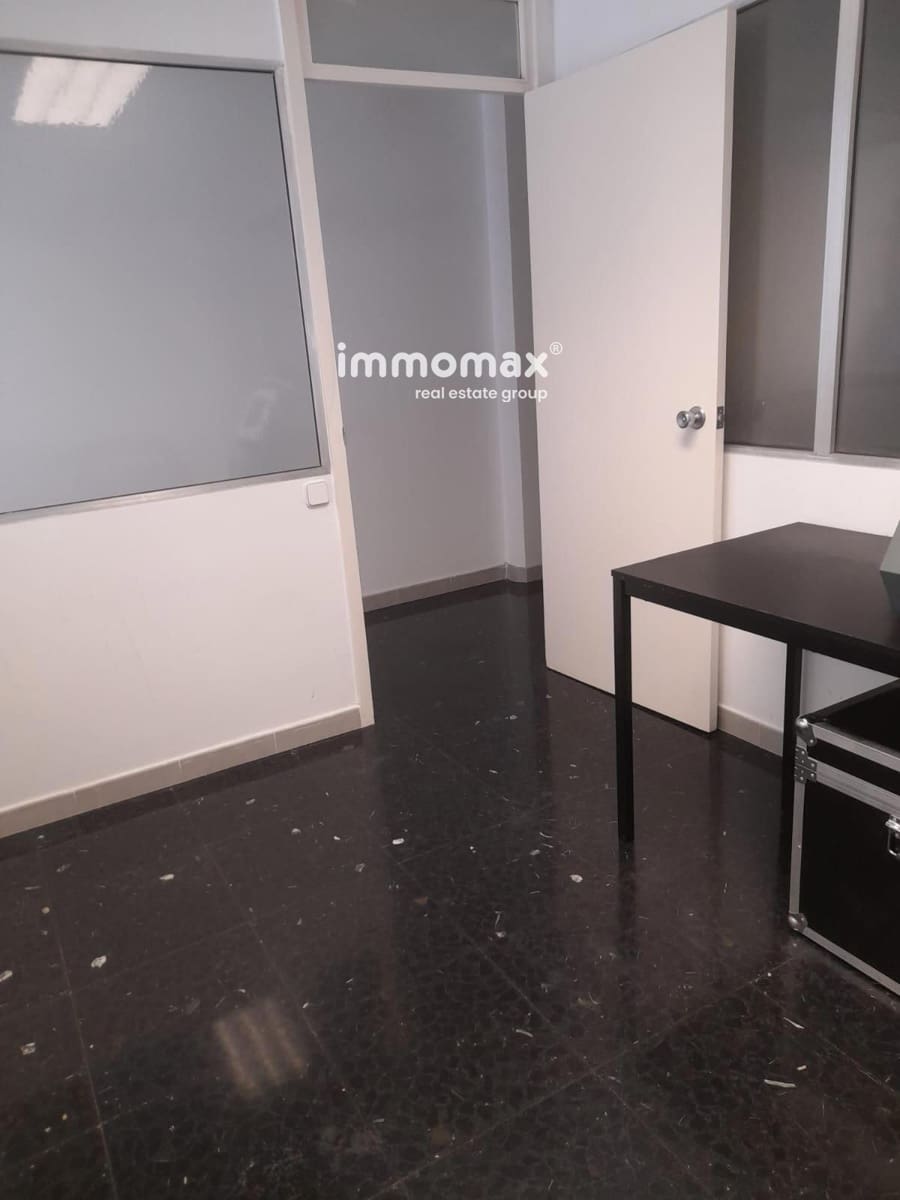 Biuro do wynajęcia w Miasto Barcelona - 450 € (Ref: 8952145)
