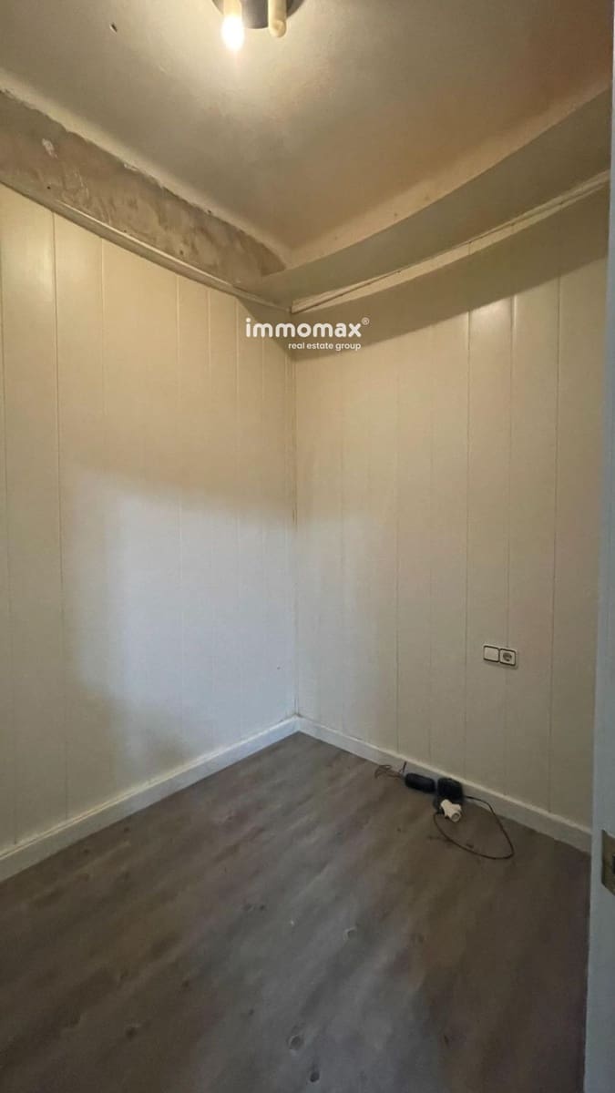 Lejlighed til salg i Sant Feliu de Llobregat - € 115.000 (Ref: 8952146)