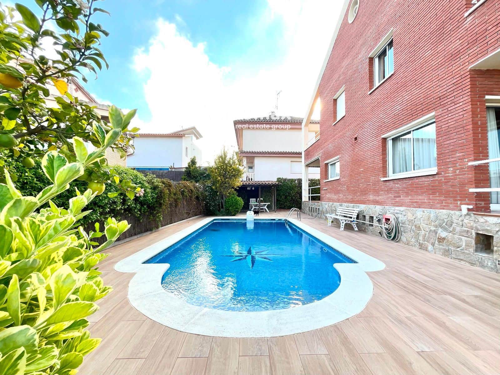 4 soveværelse Villa til salg i Cubelles med swimmingpool garage - € 468.000 (Ref: 8956477)