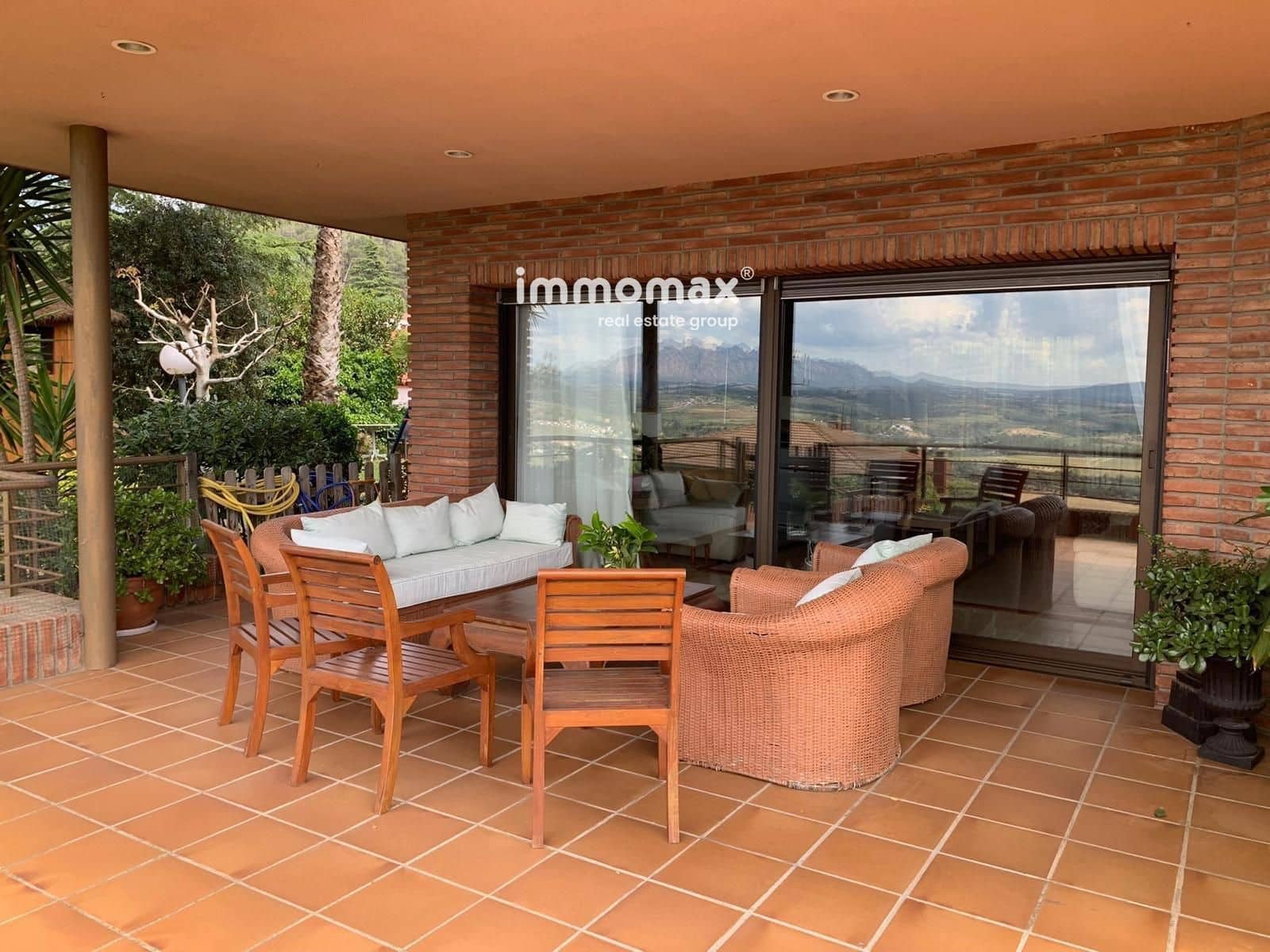 6 bedroom Villa for sale in Gelida with garage - € 1,200,000 (Ref: 8967683)