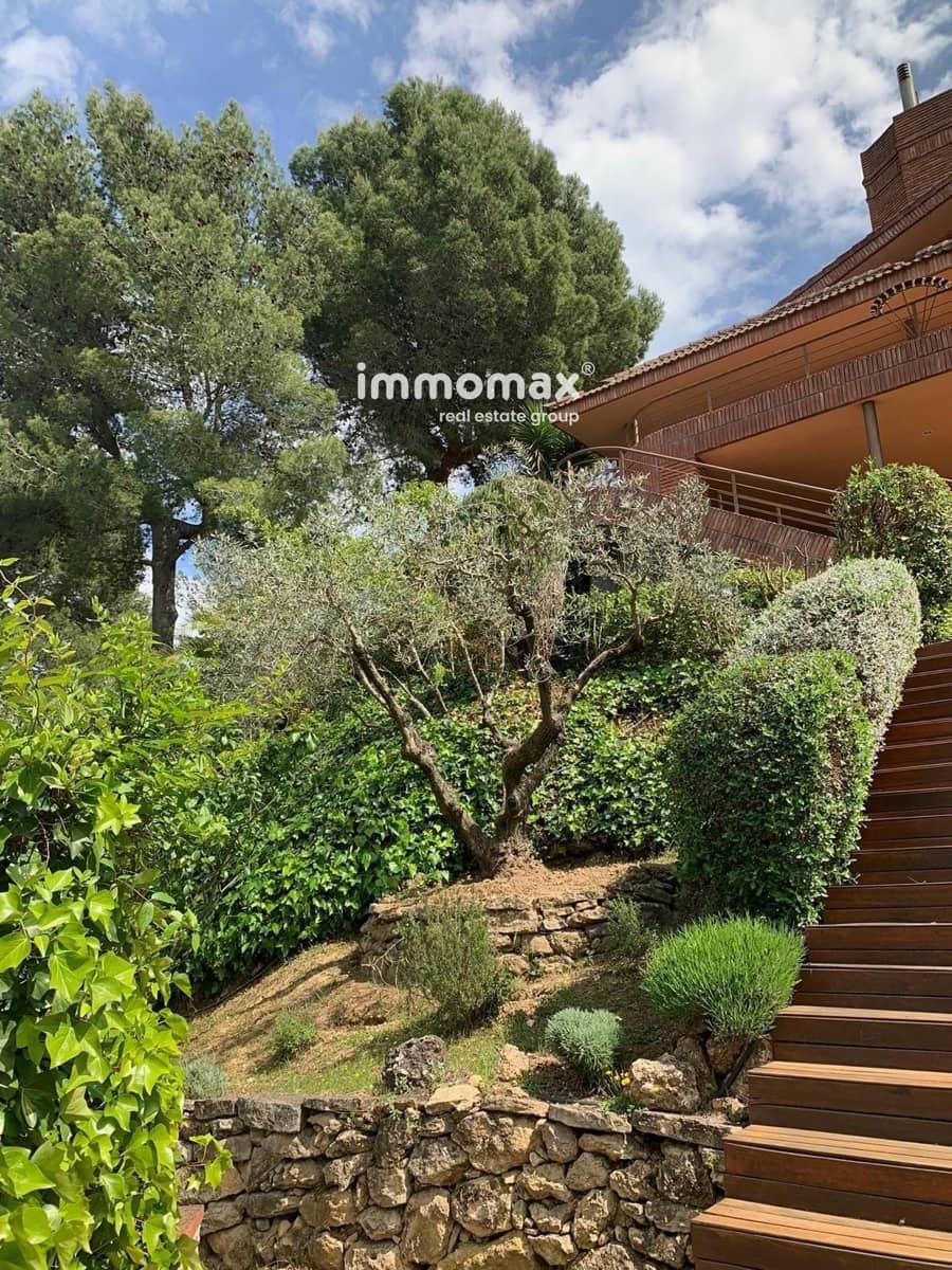 6 bedroom Villa for sale in Gelida with garage - € 1,200,000 (Ref: 8967683)