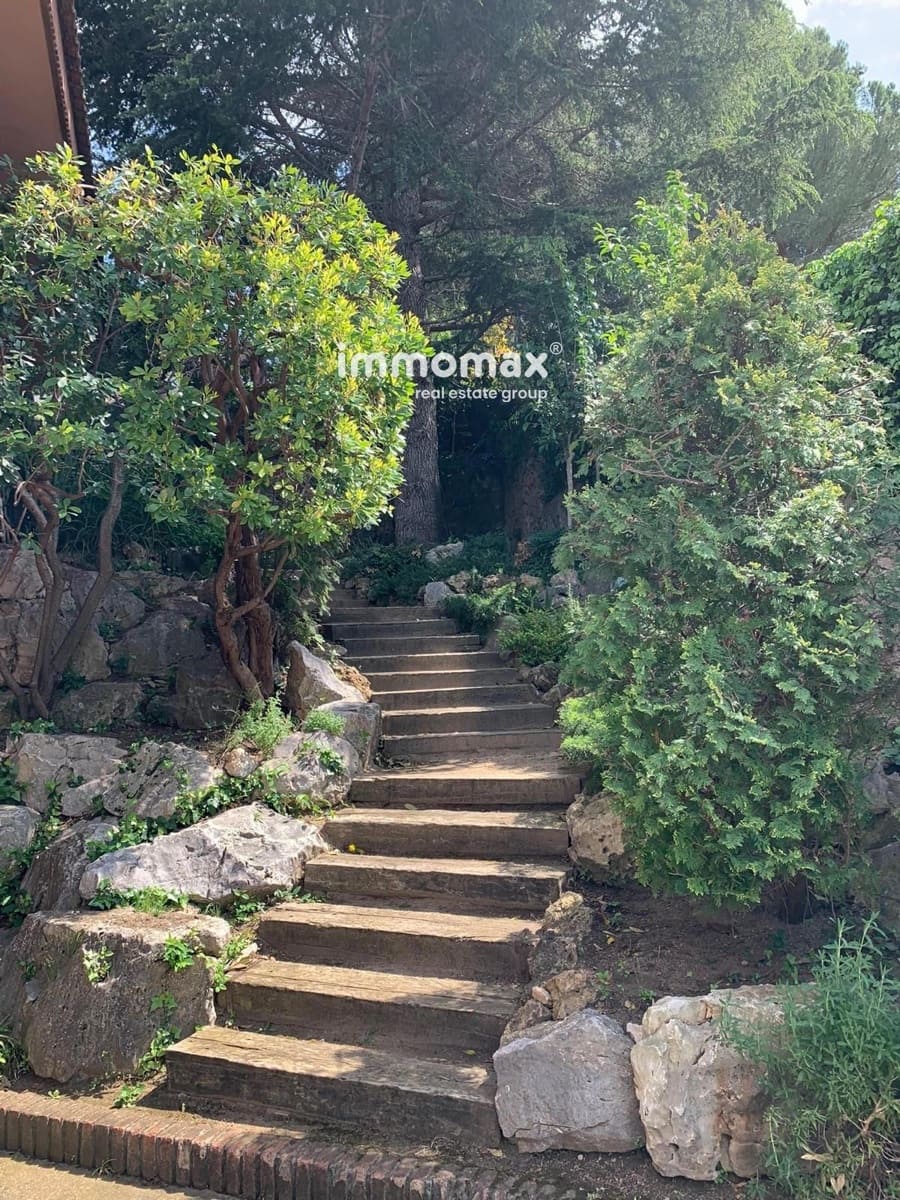 6 bedroom Villa for sale in Gelida with garage - € 1,200,000 (Ref: 8967683)