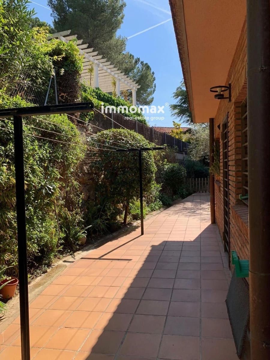 6 bedroom Villa for sale in Gelida with garage - € 1,200,000 (Ref: 8967683)