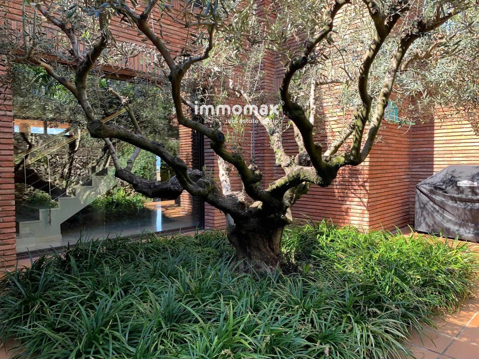 6 bedroom Villa for sale in Gelida with garage - € 1,200,000 (Ref: 8967683)