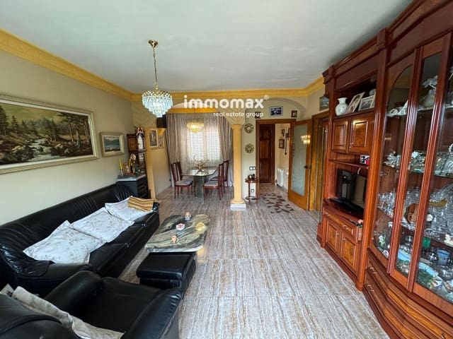 7 bedroom Villa for sale in Santa Coloma de Cervelló with garage - € 550,000 (Ref: 8982910)