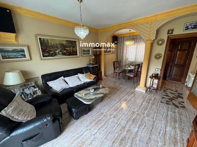 7 bedroom Villa for sale in Santa Coloma de Cervelló with garage - € 550,000 (Ref: 8982910)