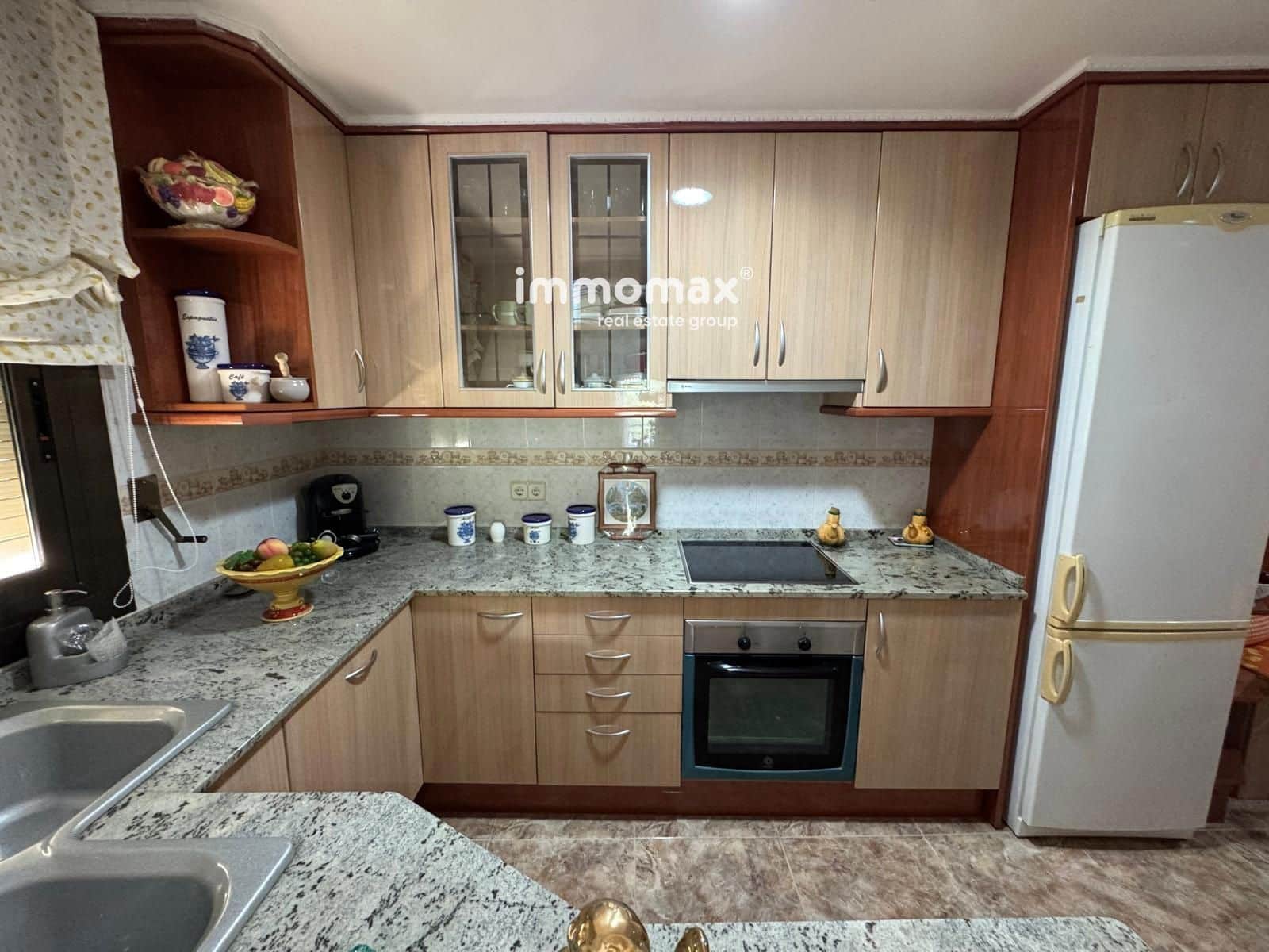 7 soveværelse Villa til salg i Santa Coloma de Cervello med garage - € 550.000 (Ref: 8982910)