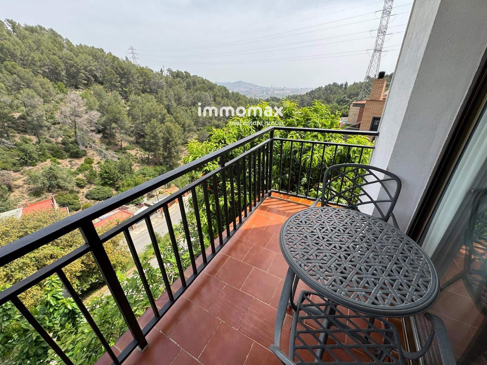 7 soveværelse Villa til salg i Santa Coloma de Cervello med garage - € 550.000 (Ref: 8982910)