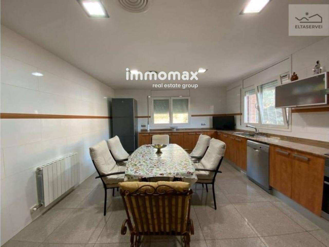 9 soverom Villa til salgs i Castelldefels med svømmebasseng garasje - € 1 900 000 (Ref: 8990210)