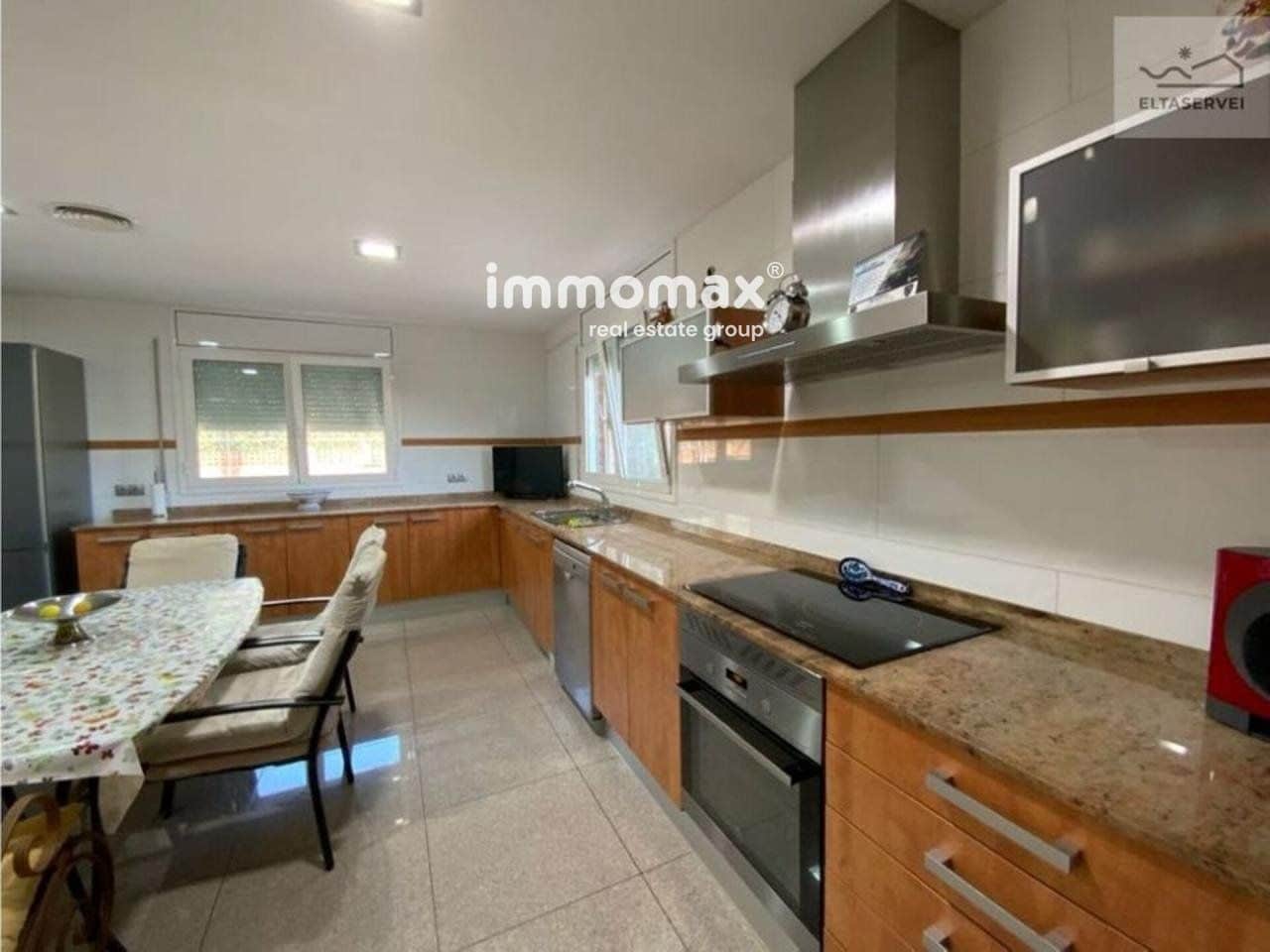 9 soverom Villa til salgs i Castelldefels med svømmebasseng garasje - € 1 900 000 (Ref: 8990210)