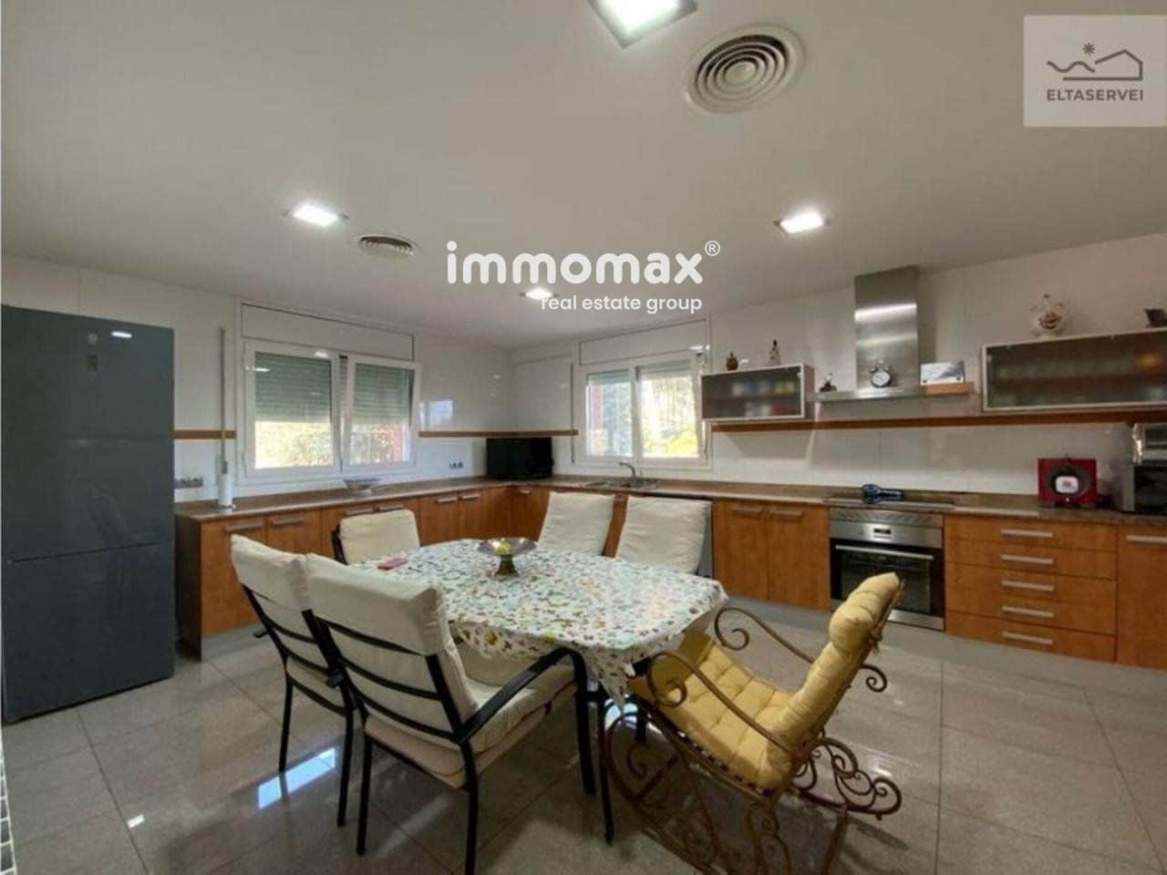 9 soverom Villa til salgs i Castelldefels med svømmebasseng garasje - € 1 900 000 (Ref: 8990210)