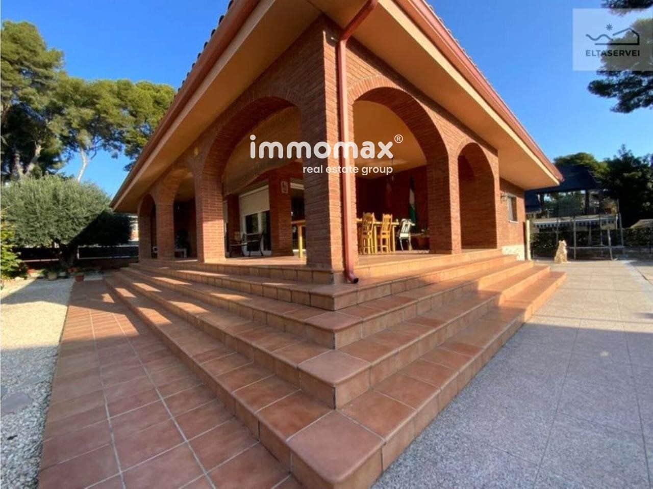 9 soverom Villa til salgs i Castelldefels med svømmebasseng garasje - € 1 900 000 (Ref: 8990210)