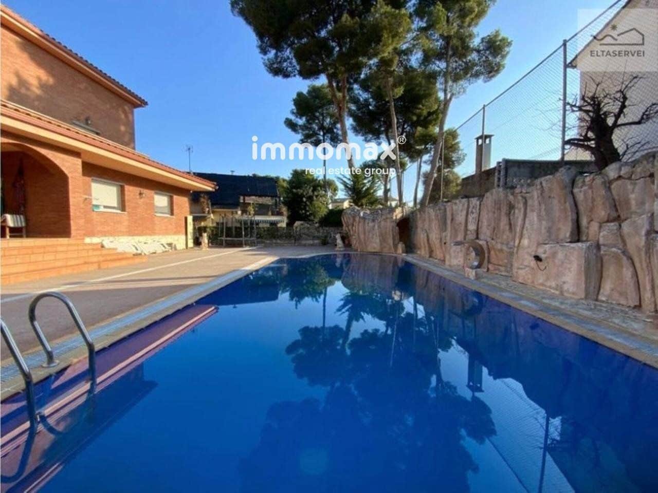 9 soverom Villa til salgs i Castelldefels med svømmebasseng garasje - € 1 900 000 (Ref: 8990210)