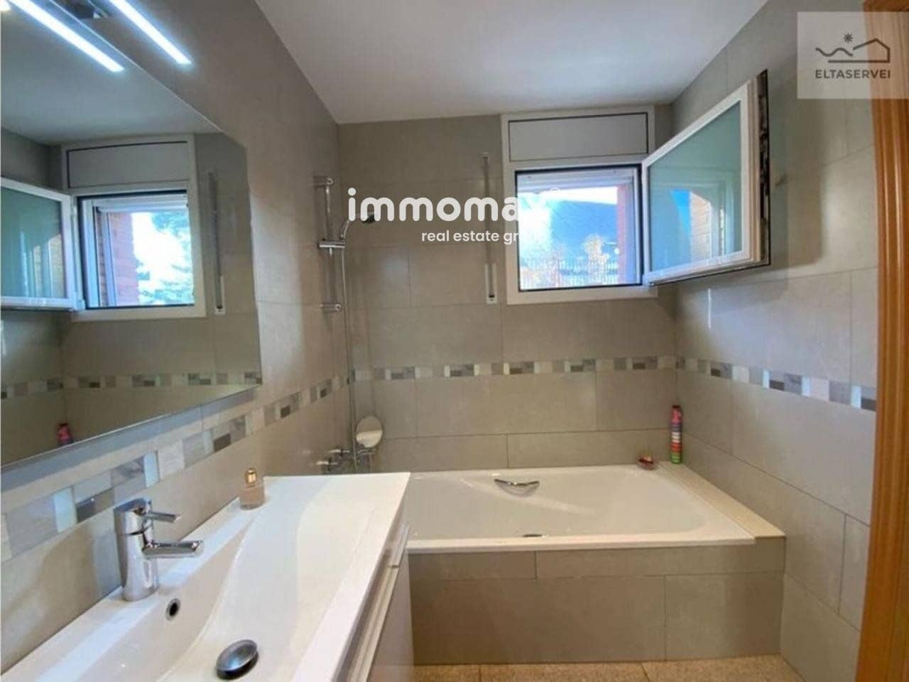 9 soverom Villa til salgs i Castelldefels med svømmebasseng garasje - € 1 900 000 (Ref: 8990210)