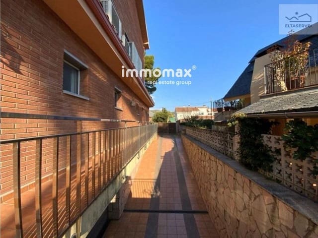 9 Zimmer Villa zu verkaufen in Castelldefels mit Pool Garage - 1.900.000 € (Ref: 8990210)