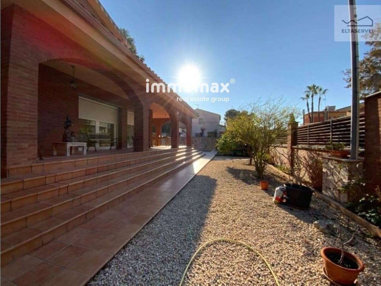 9 soverom Villa til salgs i Castelldefels med svømmebasseng garasje - € 1 900 000 (Ref: 8990210)