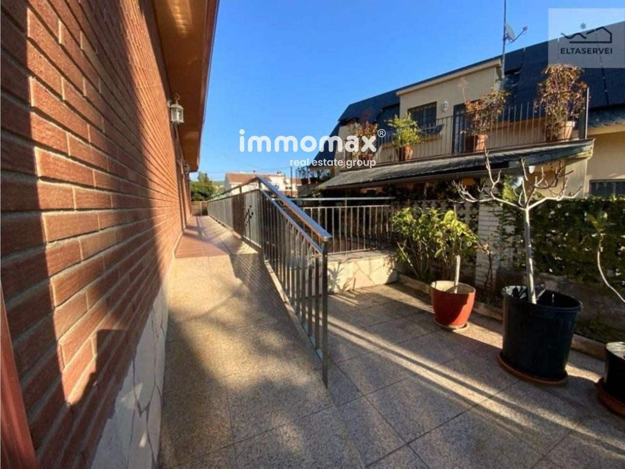 9 soverom Villa til salgs i Castelldefels med svømmebasseng garasje - € 1 900 000 (Ref: 8990210)