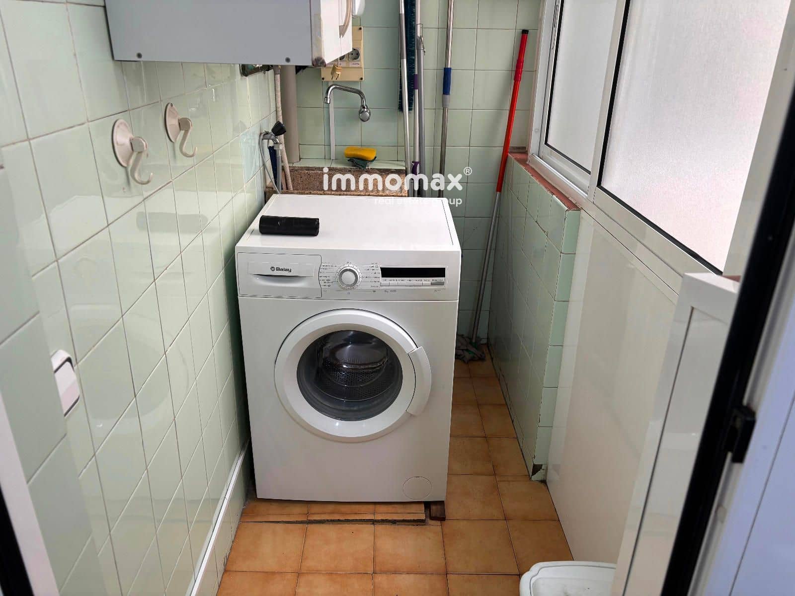 4 slaapkamer Flat te koop in Barcelona stad - € 275.000 (Ref: 9010430)
