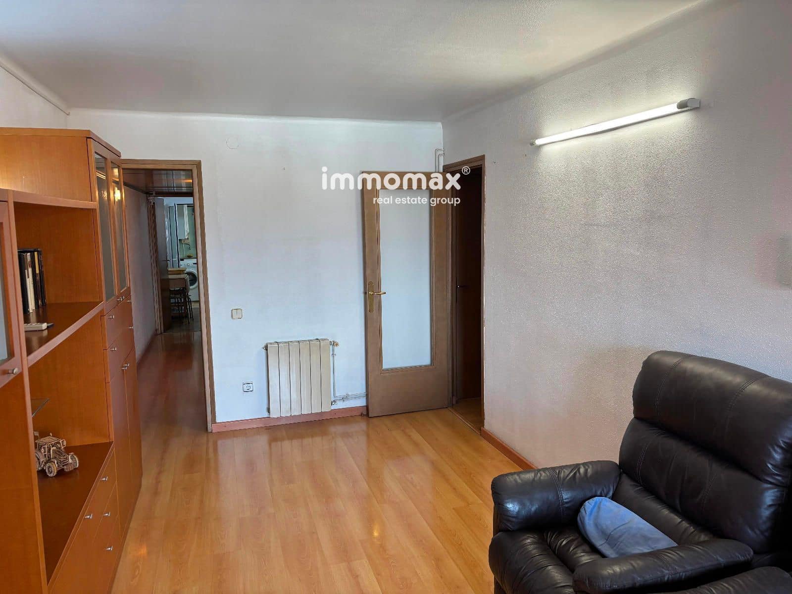 4 slaapkamer Flat te koop in Barcelona stad - € 275.000 (Ref: 9010430)