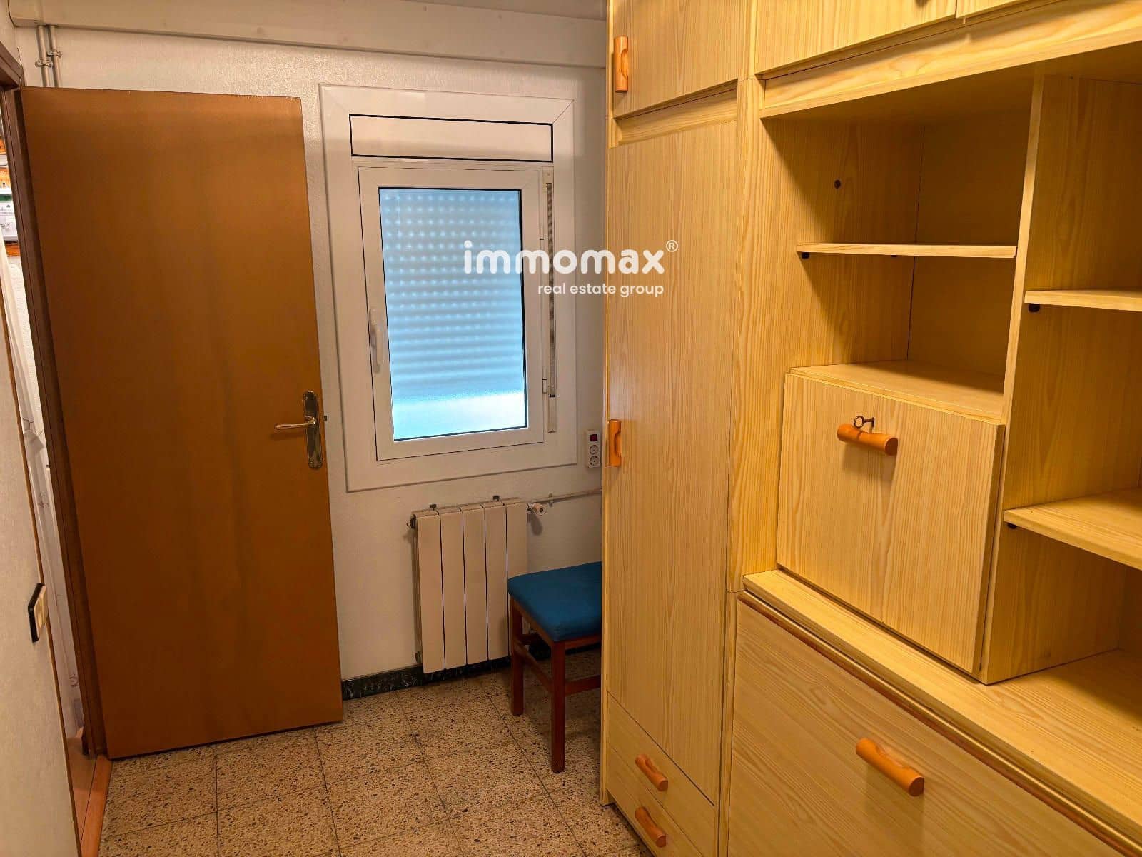 4 slaapkamer Flat te koop in Barcelona stad - € 275.000 (Ref: 9010430)