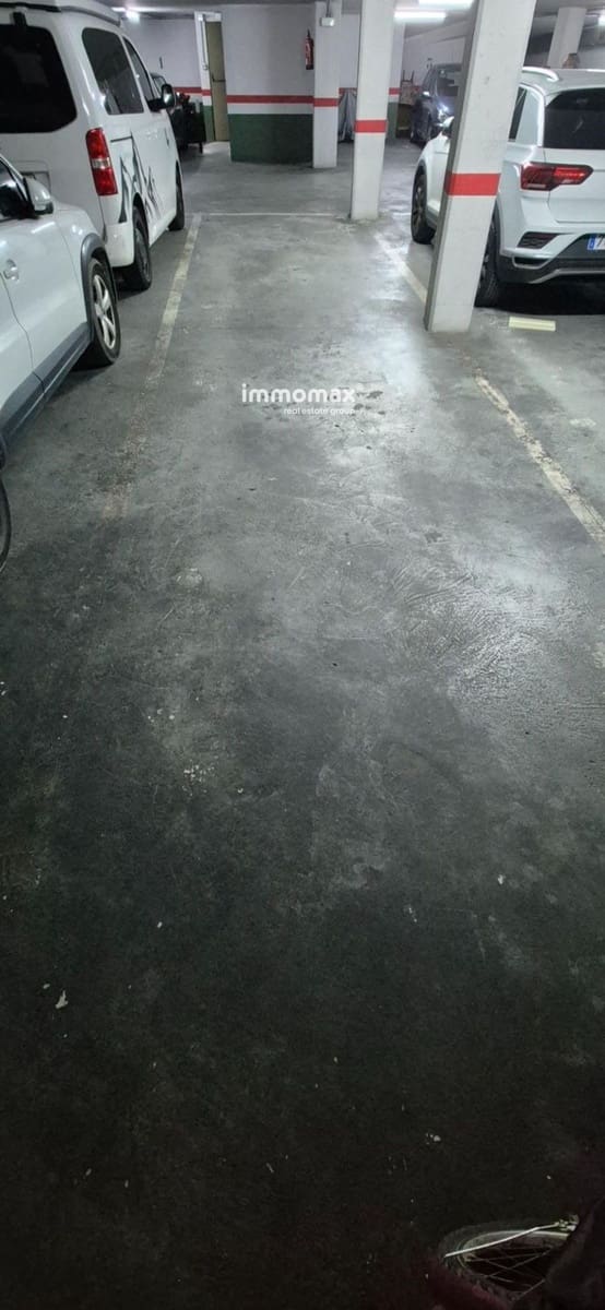 Garage til salg i Sant Feliu de Llobregat - € 32.500 (Ref: 9013640)