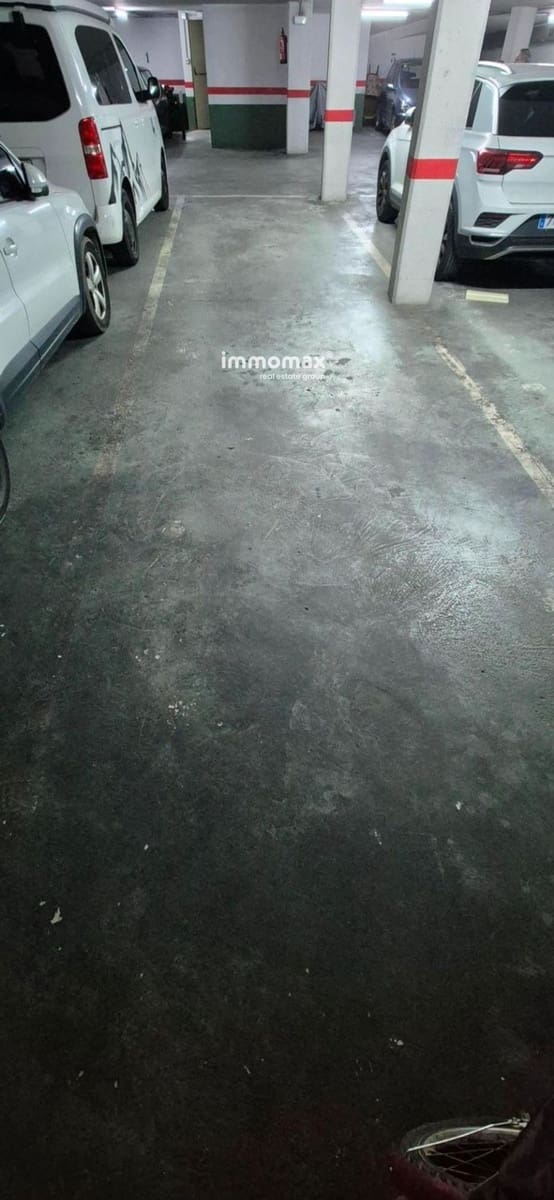 Garage til salg i Sant Feliu de Llobregat - € 32.500 (Ref: 9013640)