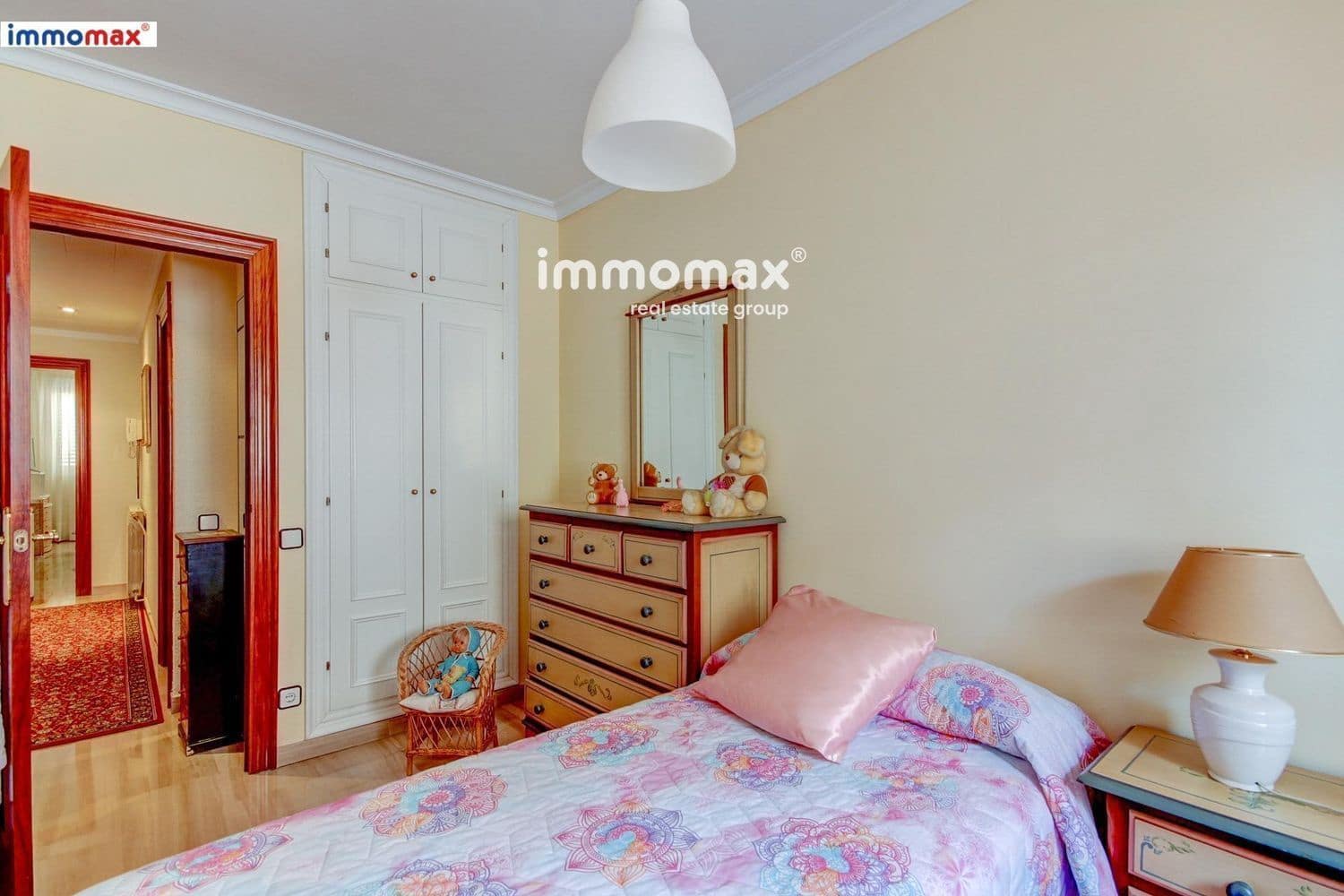 4 soveværelse Byhus til salg i Sant Boi de Llobregat med swimmingpool garage - € 550.000 (Ref: 9024891)