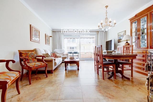 4 makuuhuone Omakotitalo myytävänä paikassa Sant Boi de Llobregat mukana uima-altaan 
autotalli - 550 000 € (Ref: 9024891)