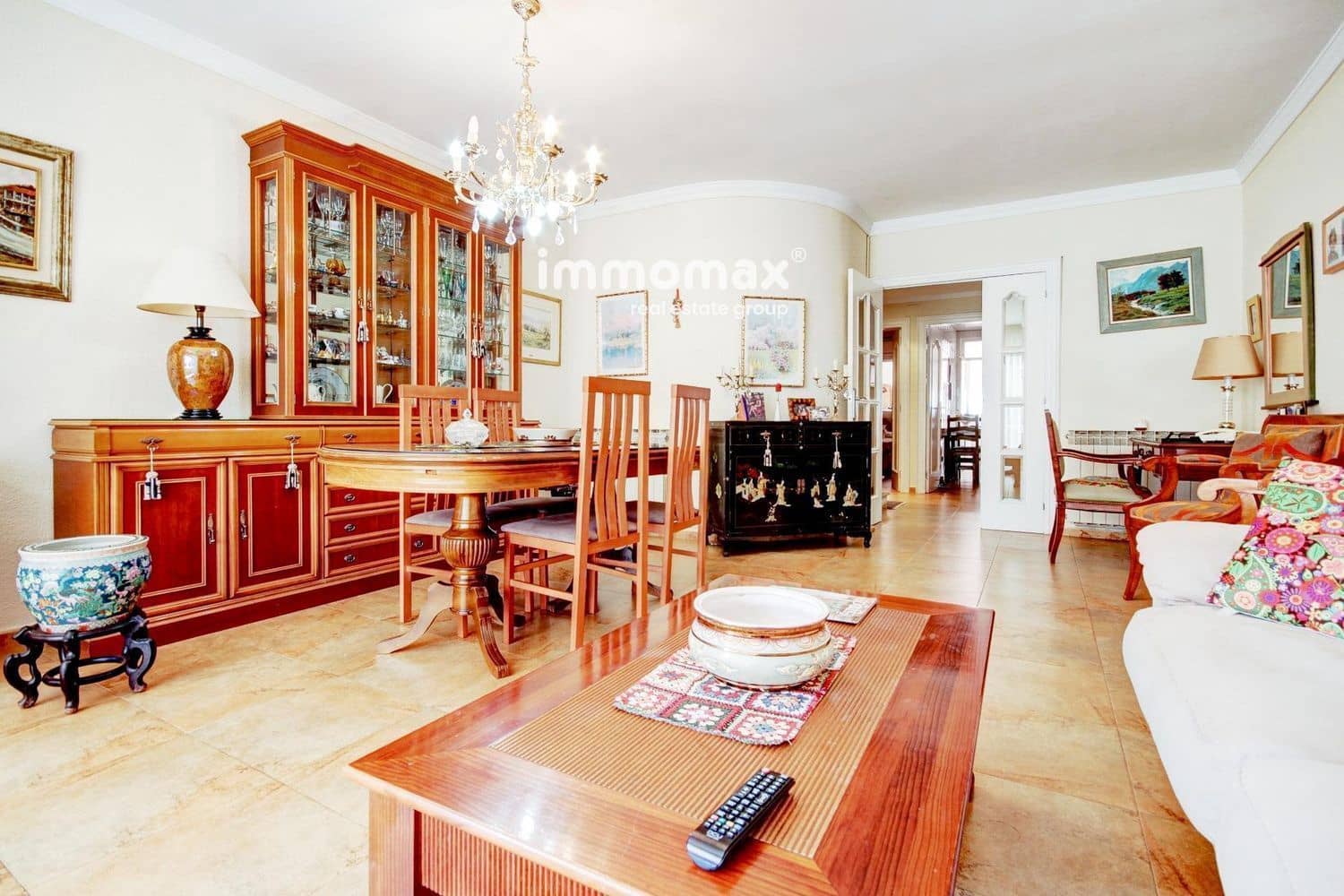 4 soveværelse Byhus til salg i Sant Boi de Llobregat med swimmingpool garage - € 550.000 (Ref: 9024891)