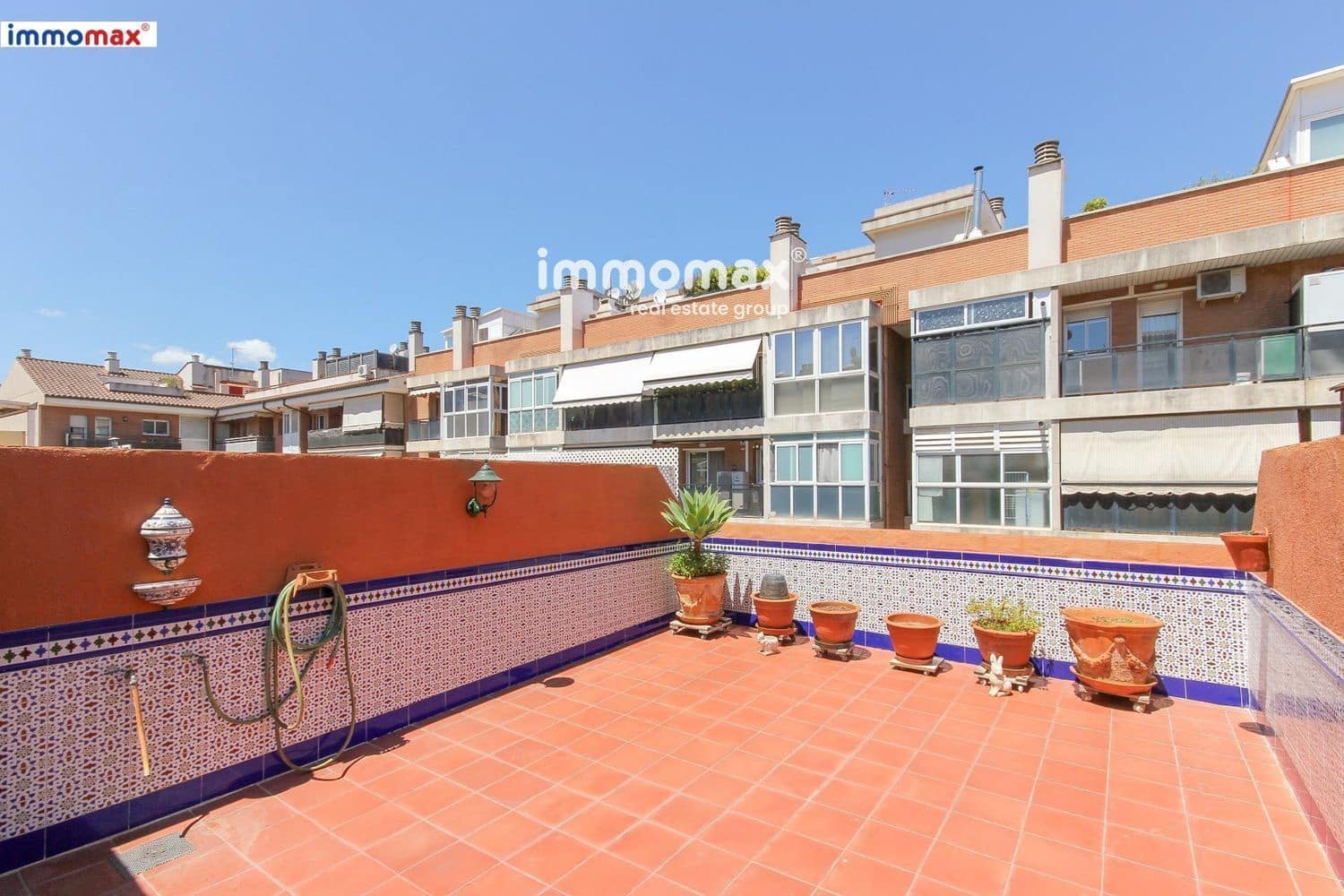 4 soveværelse Byhus til salg i Sant Boi de Llobregat med swimmingpool garage - € 550.000 (Ref: 9024891)