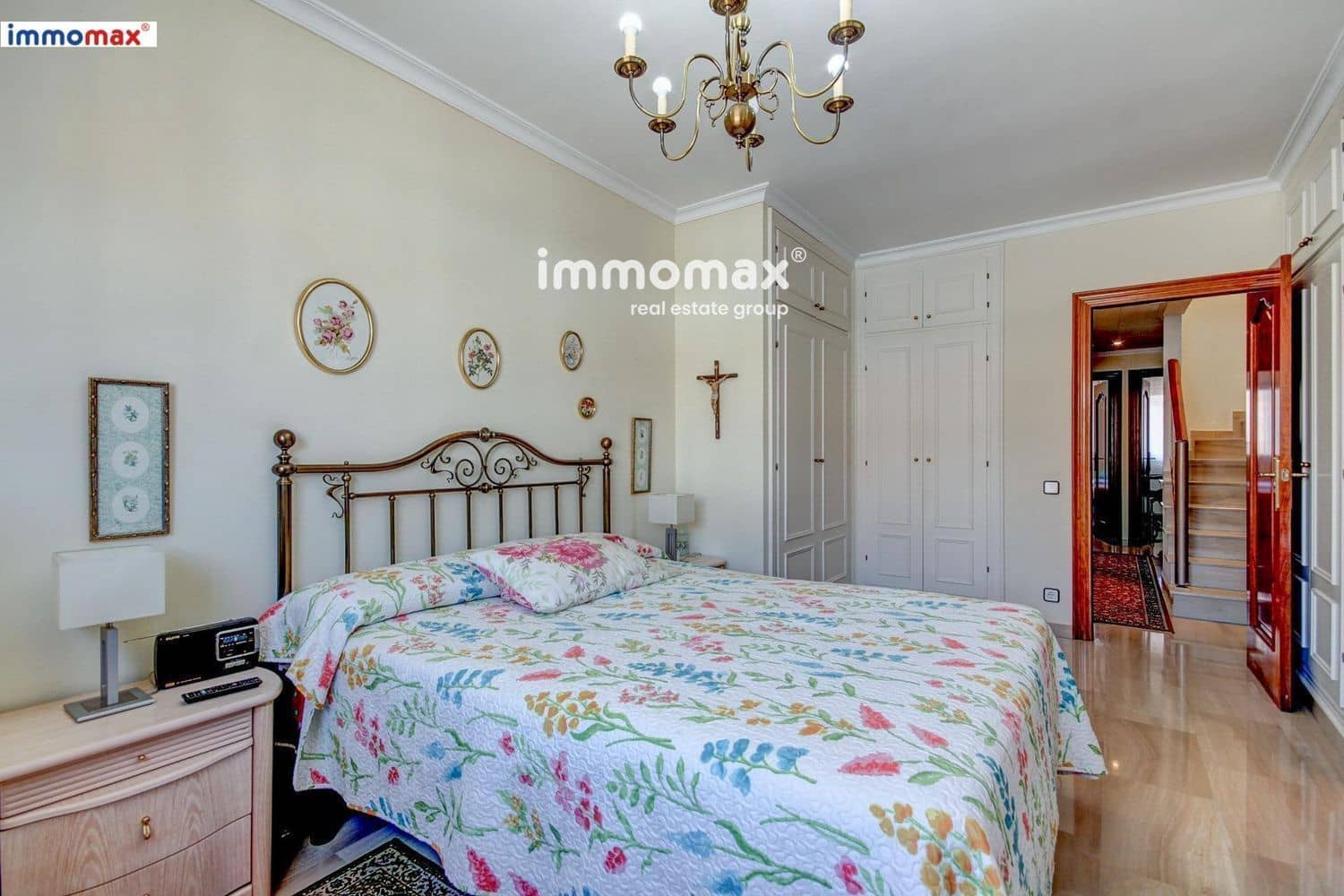 4 soveværelse Byhus til salg i Sant Boi de Llobregat med swimmingpool garage - € 550.000 (Ref: 9024891)