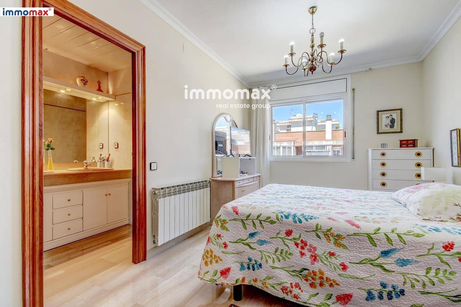 4 soveværelse Byhus til salg i Sant Boi de Llobregat med swimmingpool garage - € 550.000 (Ref: 9024891)